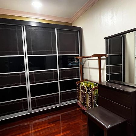 Yb Guest House 4 Bilik 5 Katil Chukai Exterior photo