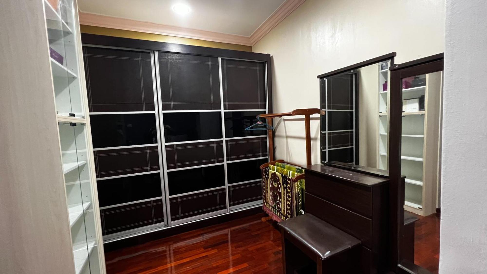 Yb Guest House 4 Bilik 5 Katil Chukai Exterior photo