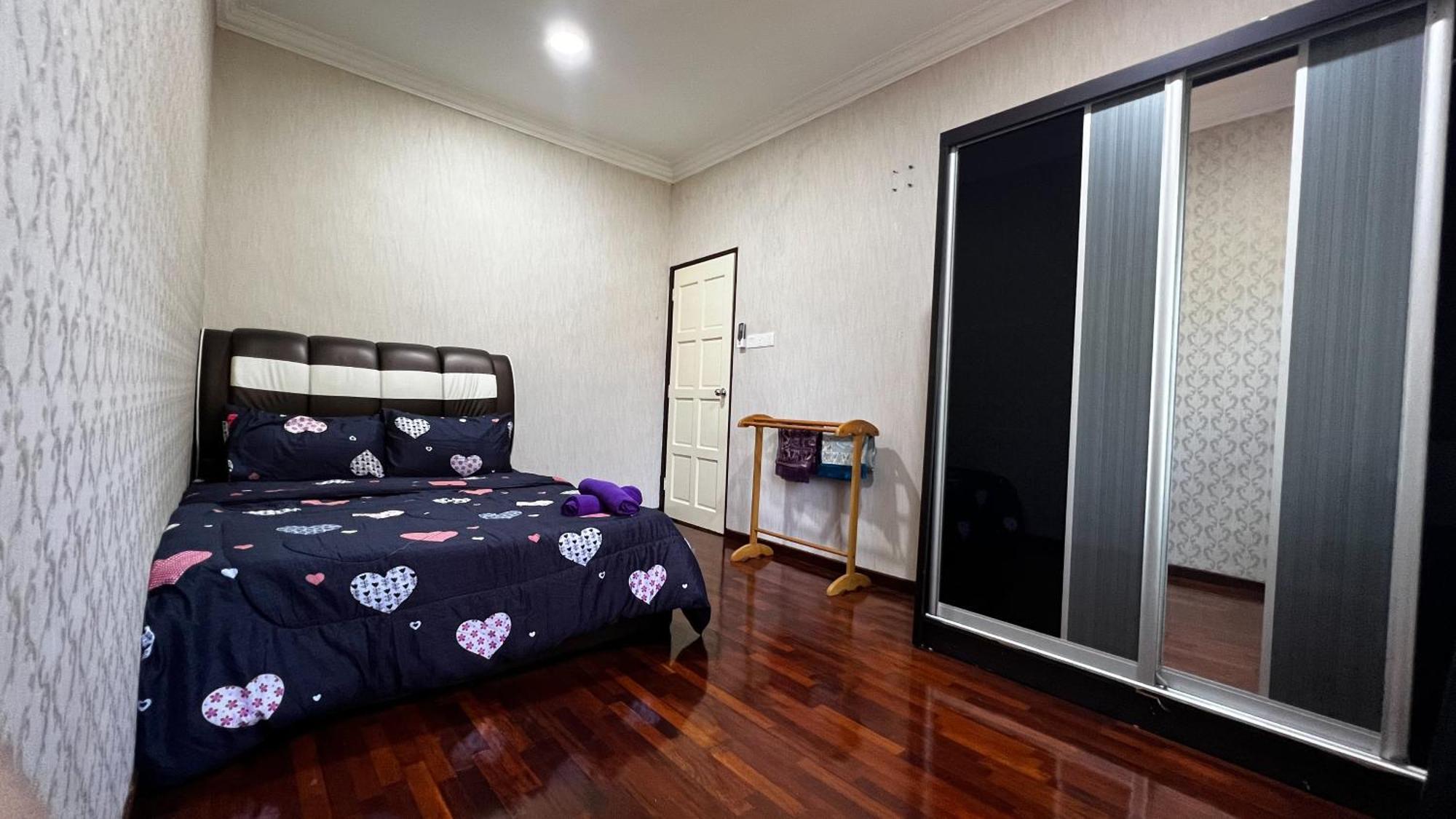 Yb Guest House 4 Bilik 5 Katil Chukai Exterior photo