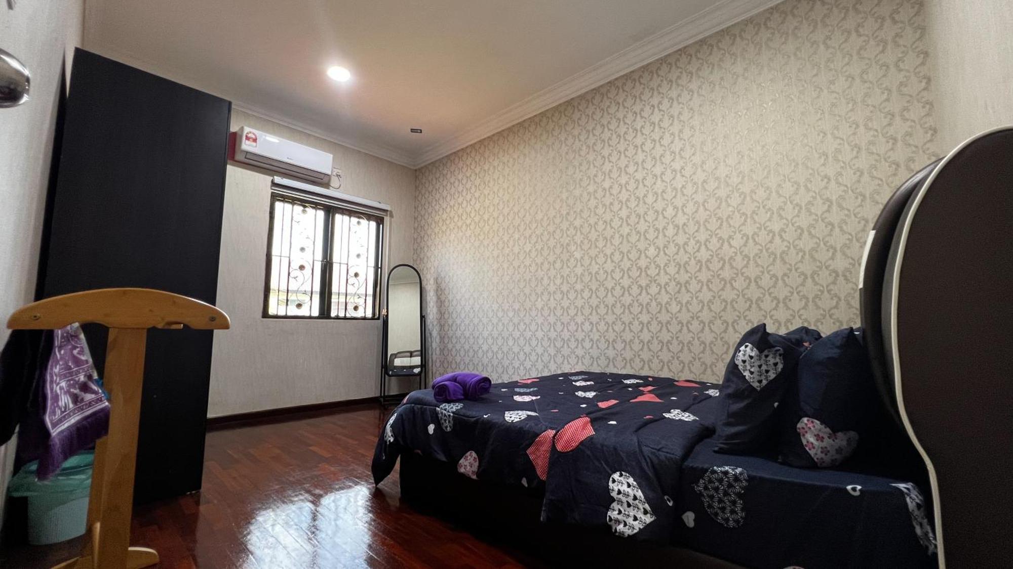 Yb Guest House 4 Bilik 5 Katil Chukai Exterior photo