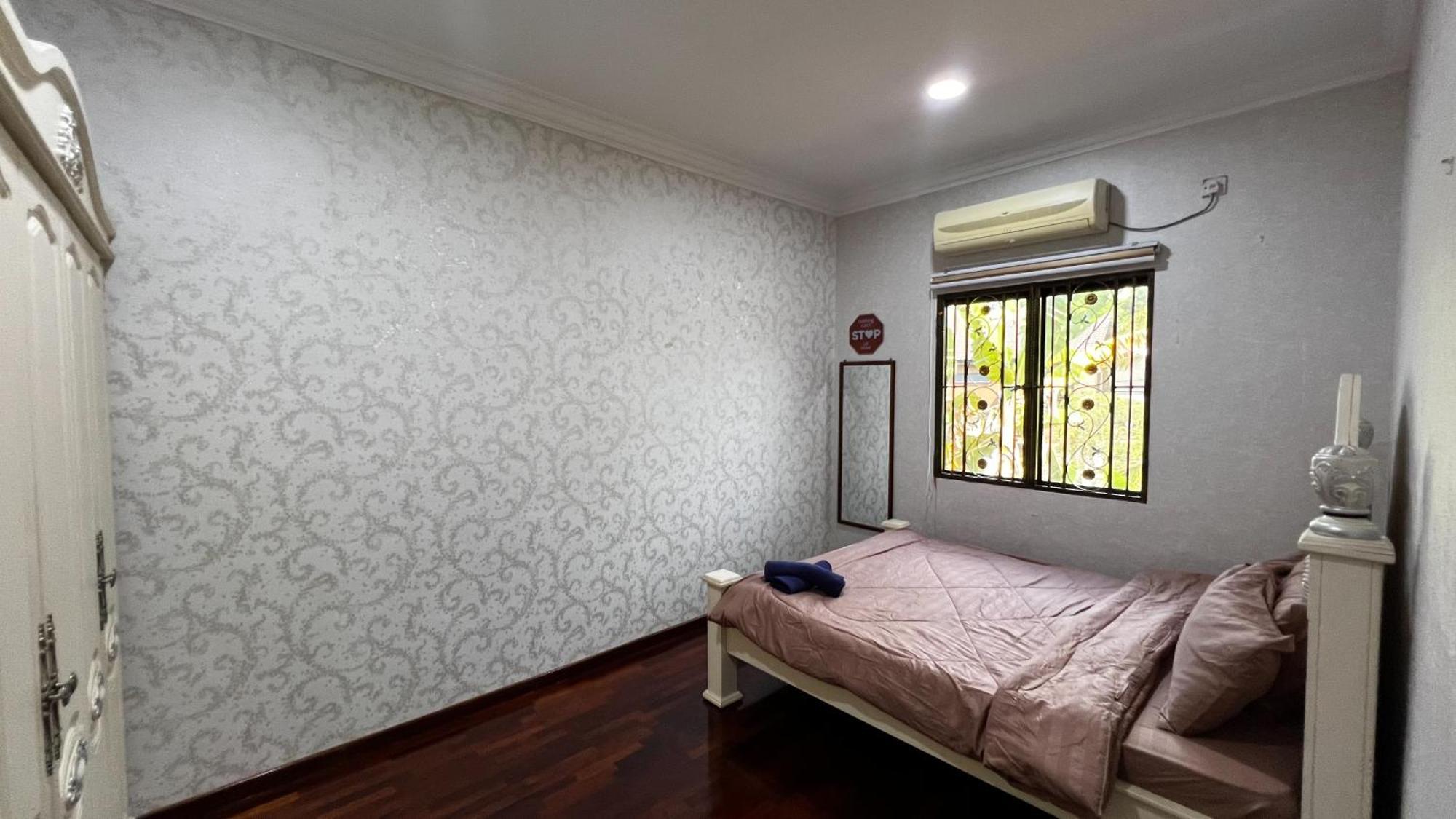 Yb Guest House 4 Bilik 5 Katil Chukai Exterior photo