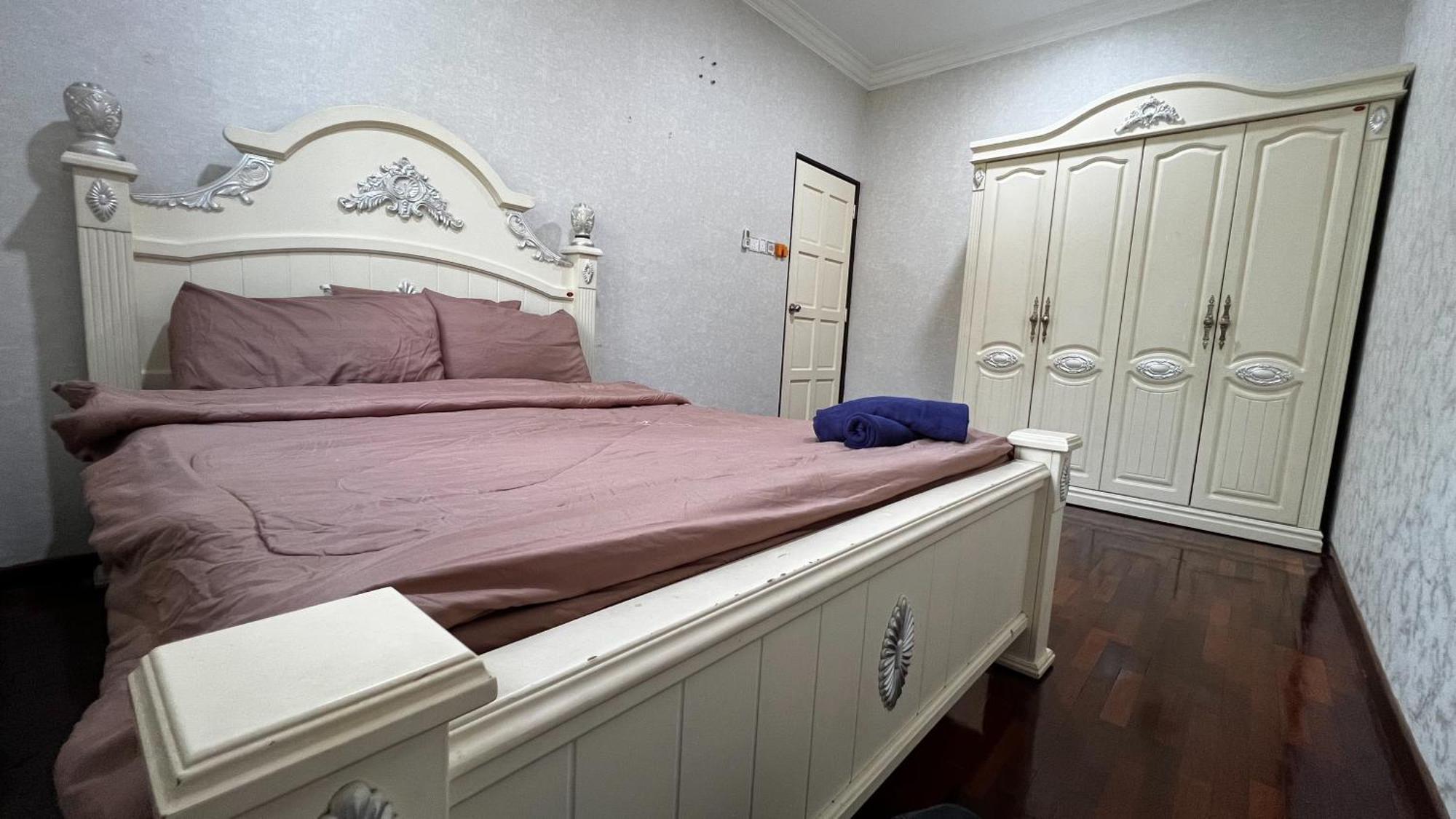 Yb Guest House 4 Bilik 5 Katil Chukai Exterior photo