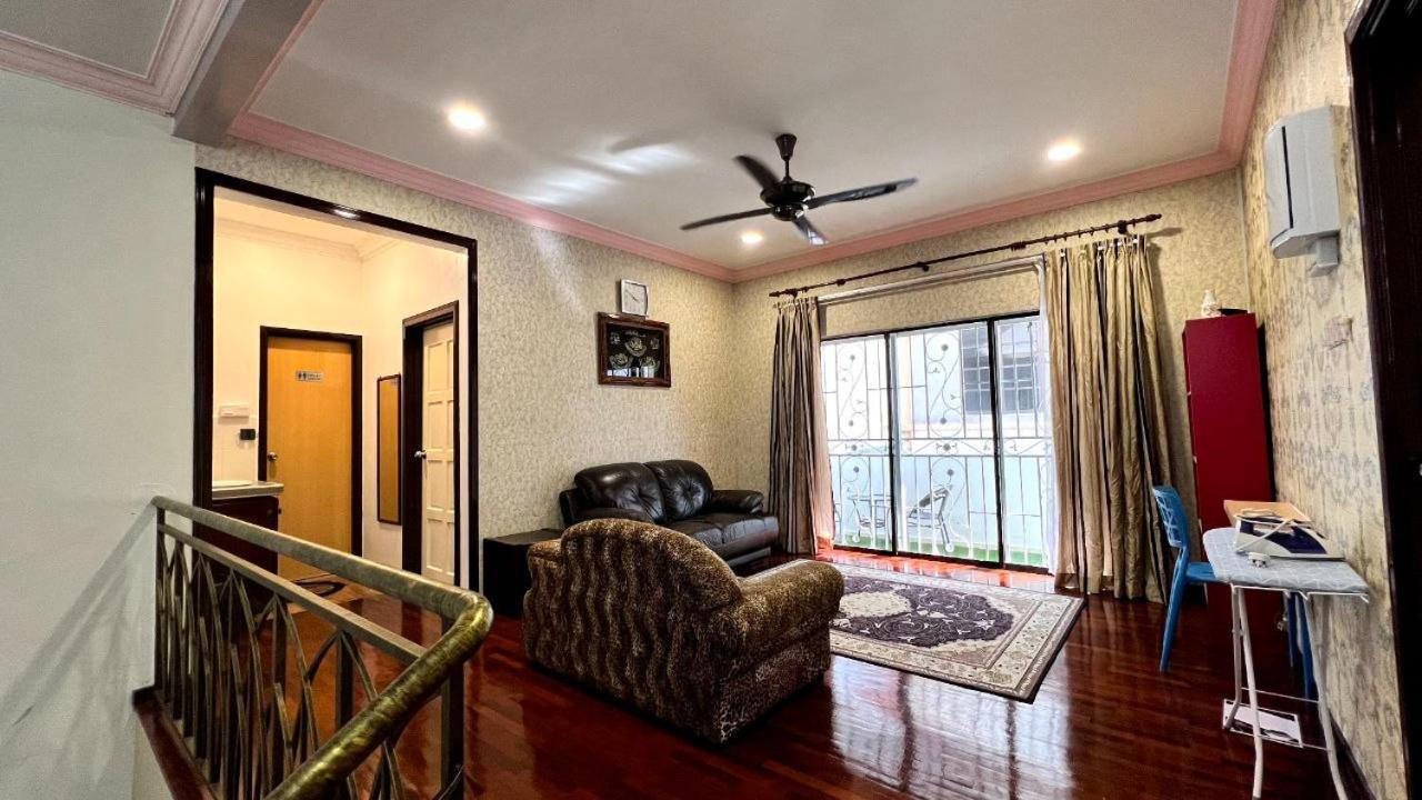 Yb Guest House 4 Bilik 5 Katil Chukai Exterior photo