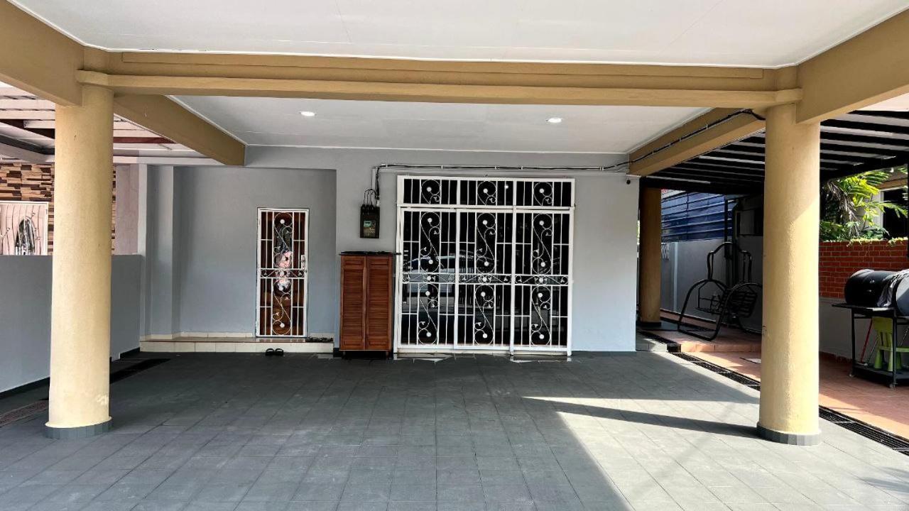 Yb Guest House 4 Bilik 5 Katil Chukai Exterior photo