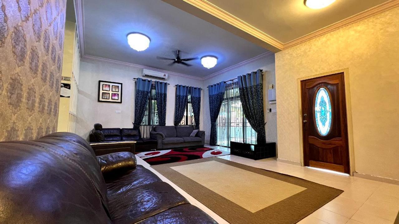 Yb Guest House 4 Bilik 5 Katil Chukai Exterior photo