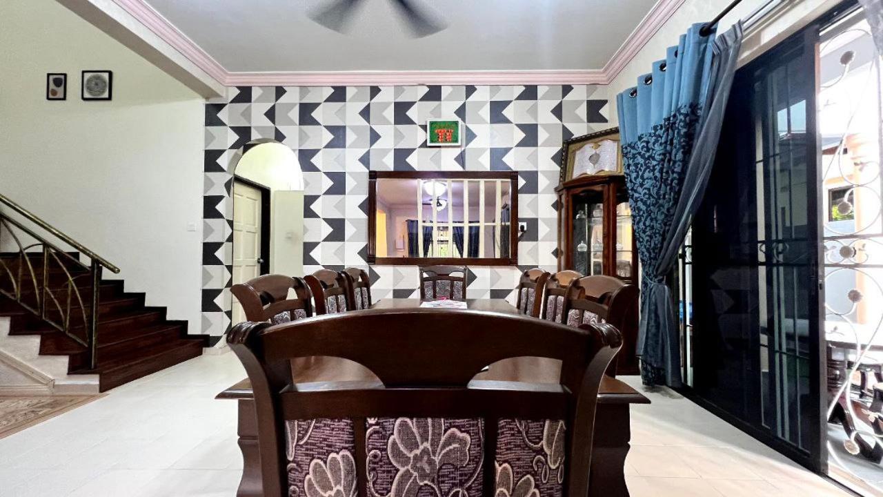 Yb Guest House 4 Bilik 5 Katil Chukai Exterior photo