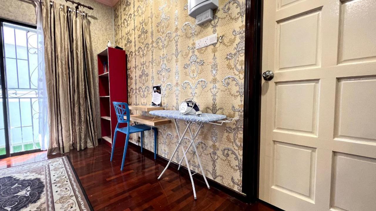 Yb Guest House 4 Bilik 5 Katil Chukai Exterior photo
