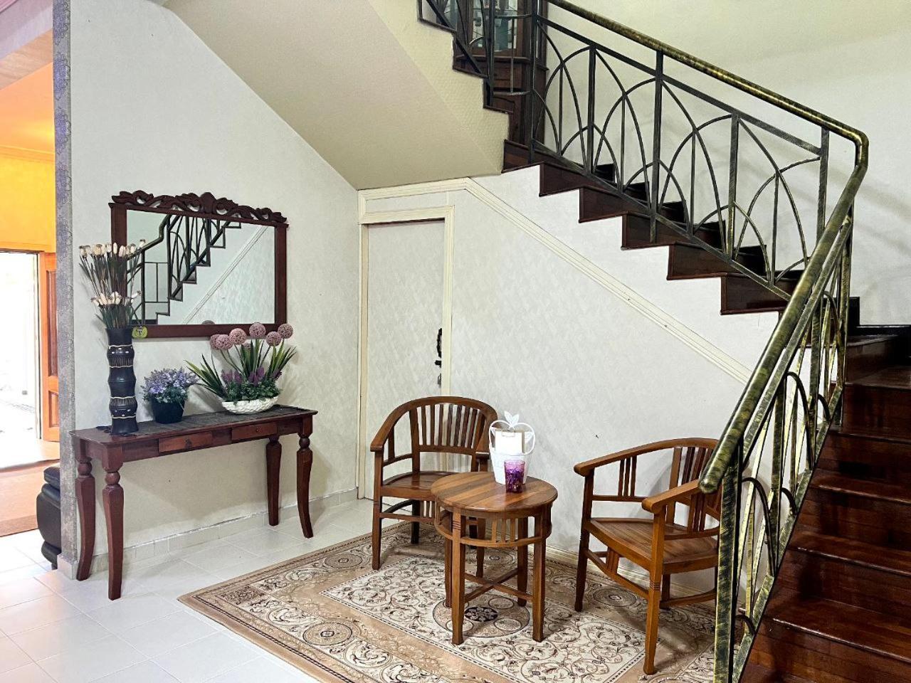Yb Guest House 4 Bilik 5 Katil Chukai Exterior photo