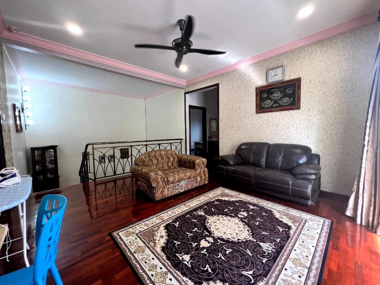 Yb Guest House 4 Bilik 5 Katil Chukai Exterior photo