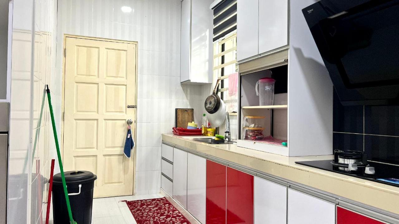 Yb Guest House 4 Bilik 5 Katil Chukai Exterior photo